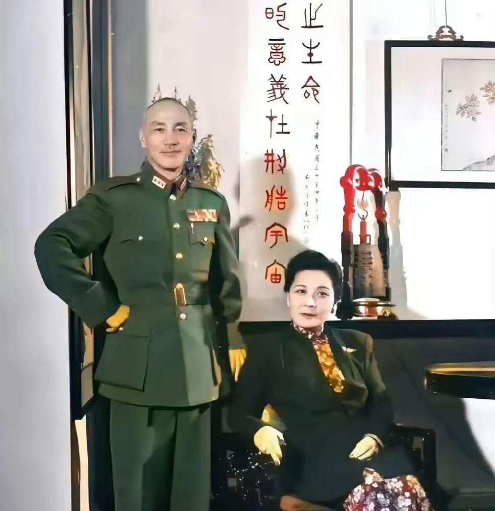 1948年金圆券改革，蒋介石要法办孔祥熙和宋子文。宋美龄为护孔宋，直接对蒋介石说