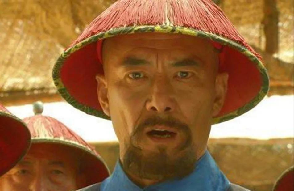 乾隆四十五年，一道"斩立决"的奏拟已经摆到了御前。云贵总督李侍尧贪墨数万两白银，