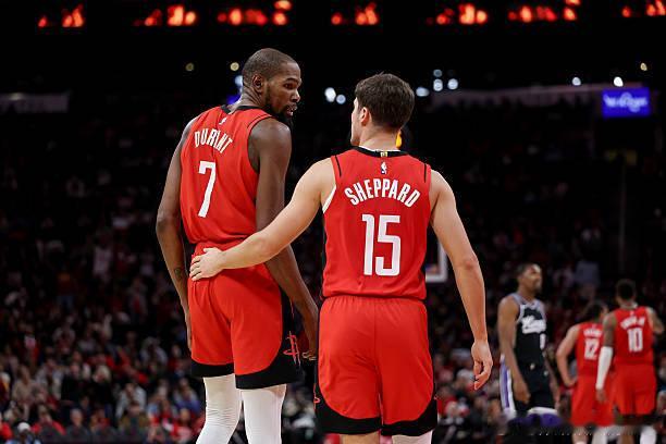 火箭队昨天战胜快船后，目前在进入关键时刻场次中的战绩为6胜5负。他们的关键时段进