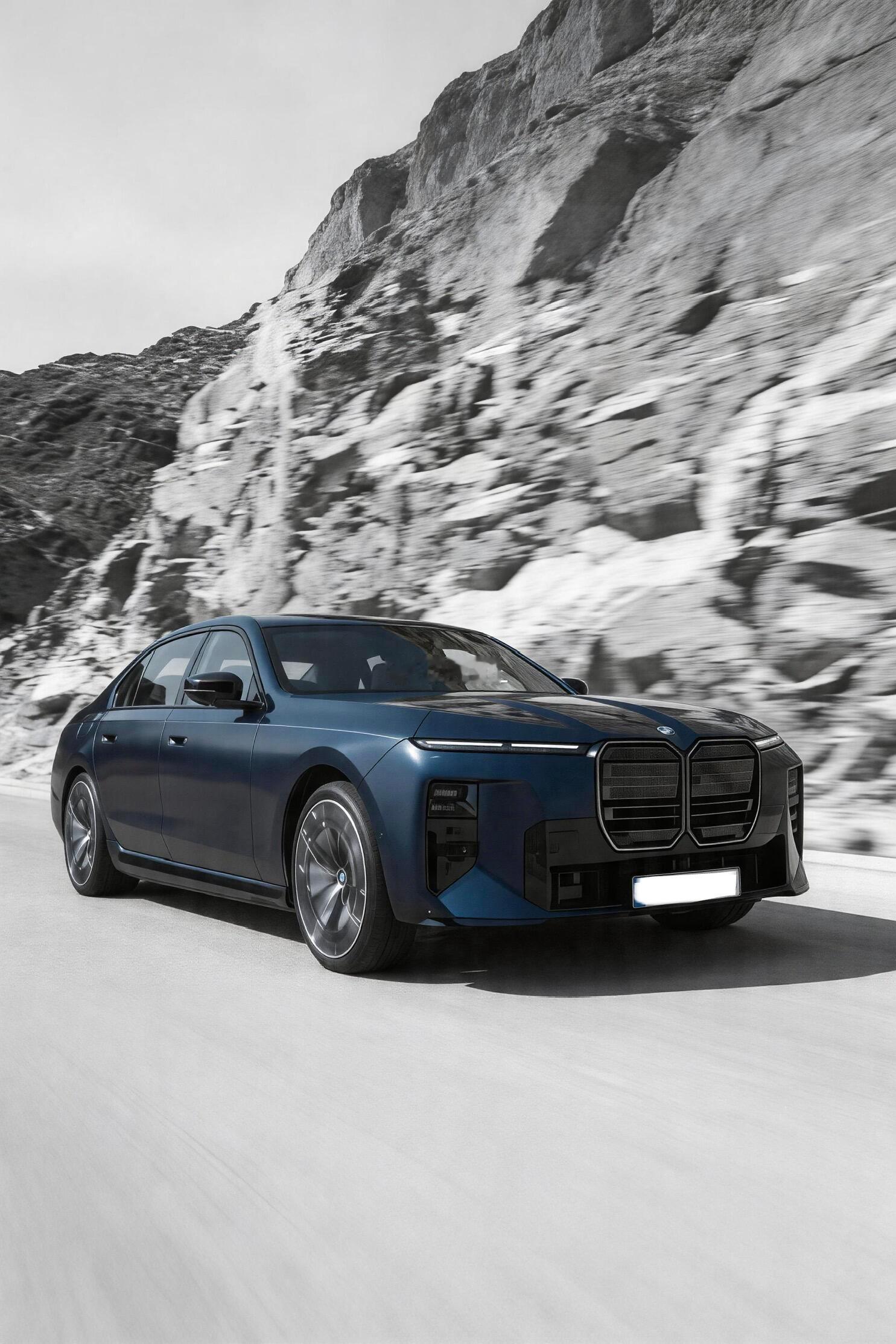 新款7系抢先看！这个前脸还挺不错，新款7系终于见面了，今晚8点正式发布；前脸更方