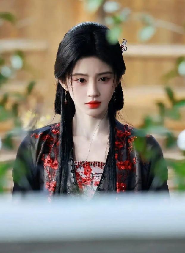 鞠婧祎《万花世界》5月开机！王一栩透露，《万花世界》这个项目筹备非常完善，投资