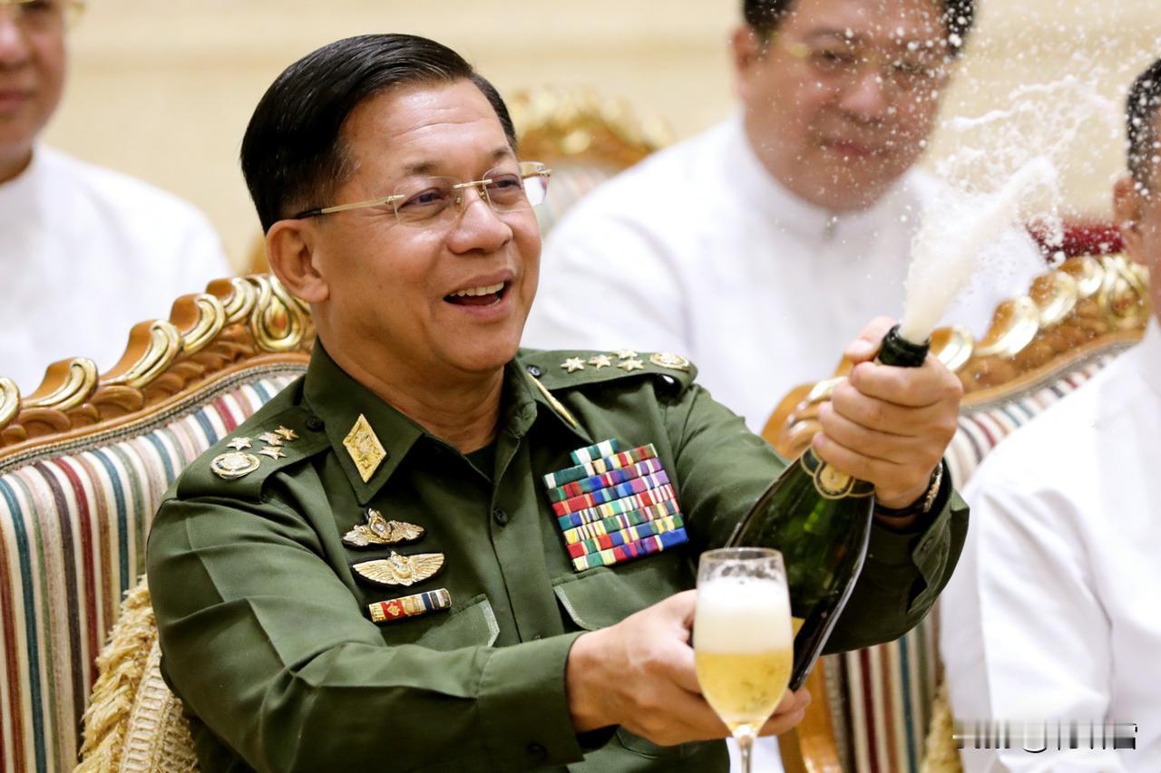 敏昂莱算是赢麻了，他所带领的巩发党获得了339个席位（全部席位是420个