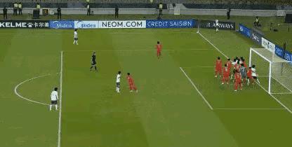 越南U23球员：“不对，不对，中国队不按套路出牌啊！”赛前不是说好了中国队铁桶阵