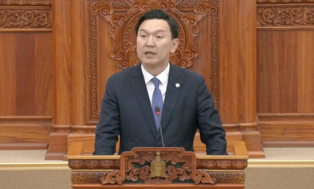 当地时间3月30日，蒙古国国家大呼拉尔以超过82%的高票，任命了年仅39岁的乌其