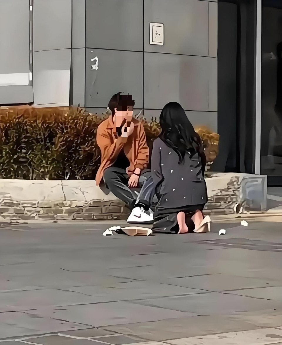 这是谁家女儿爹妈看见不得心疼死啊