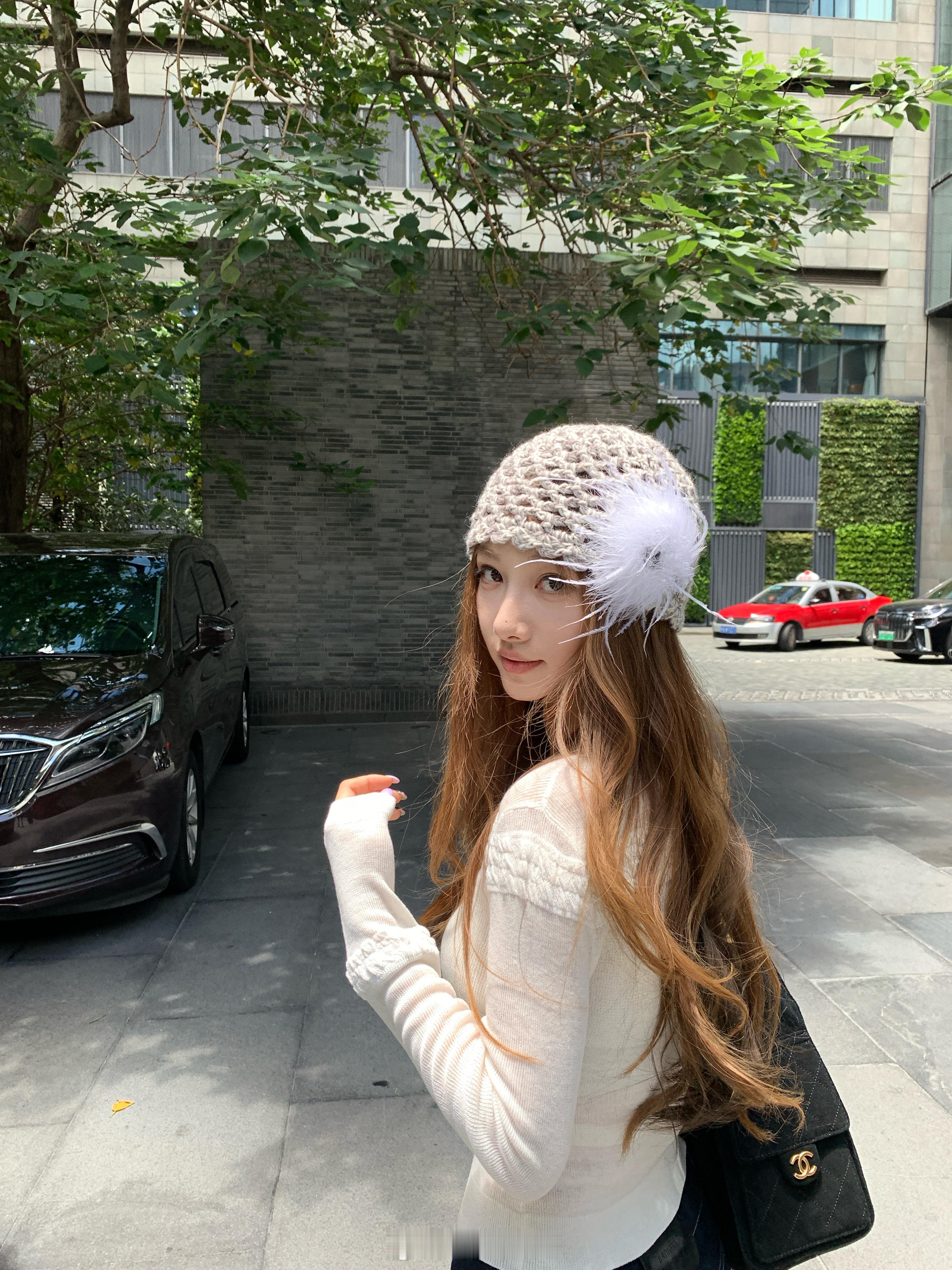 🦋🌸我这期Zui喜欢的日常搭配了！这个小开衫百搭又好看乖乖嗲嗲的❣️甄选3