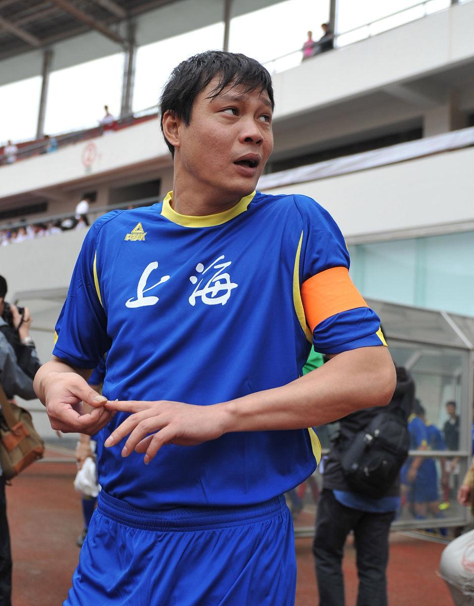 出道之初，范志毅引人注目的倒不是他的球技和冲劲，在徐根宝执教的国奥队中，他远不如