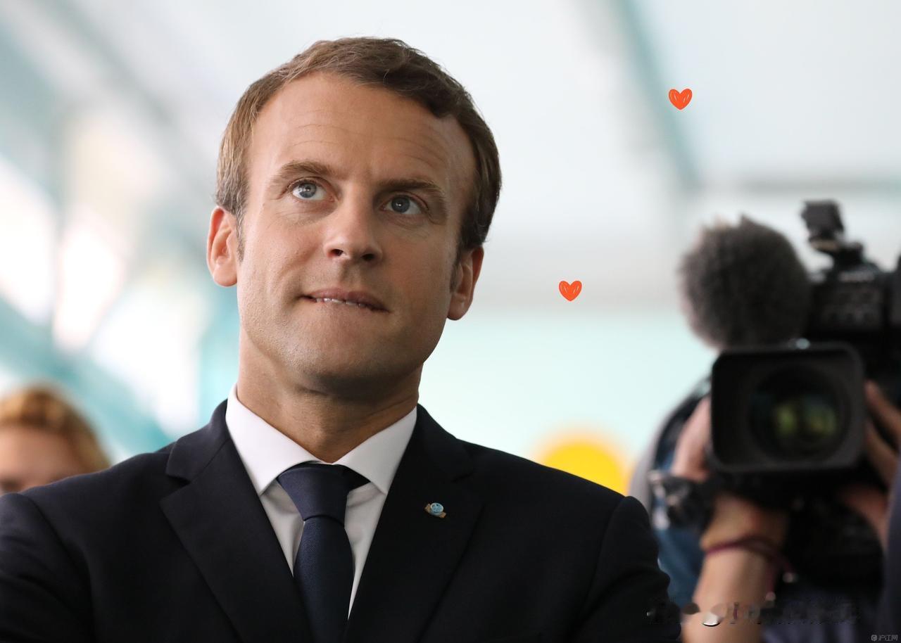 就在刚刚，法国总统突然出来说话了。2025年10月20号，法国巴黎出了大事