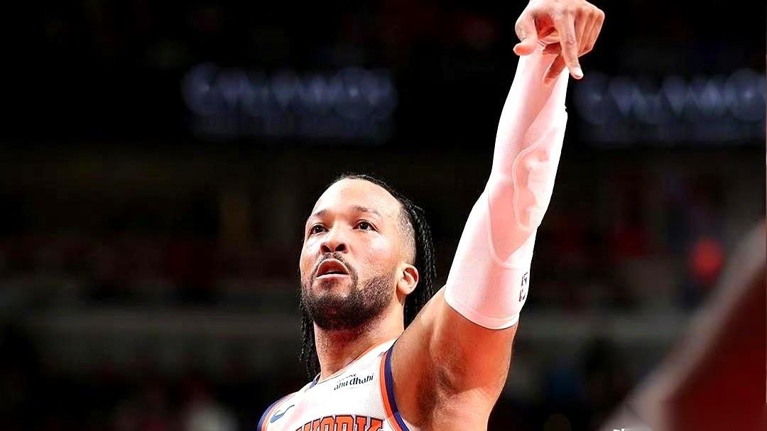 当年在大学里，哈特看布伦森那张脸就觉得傻，傻到都懒得揍他。谁能想到呢？就因为