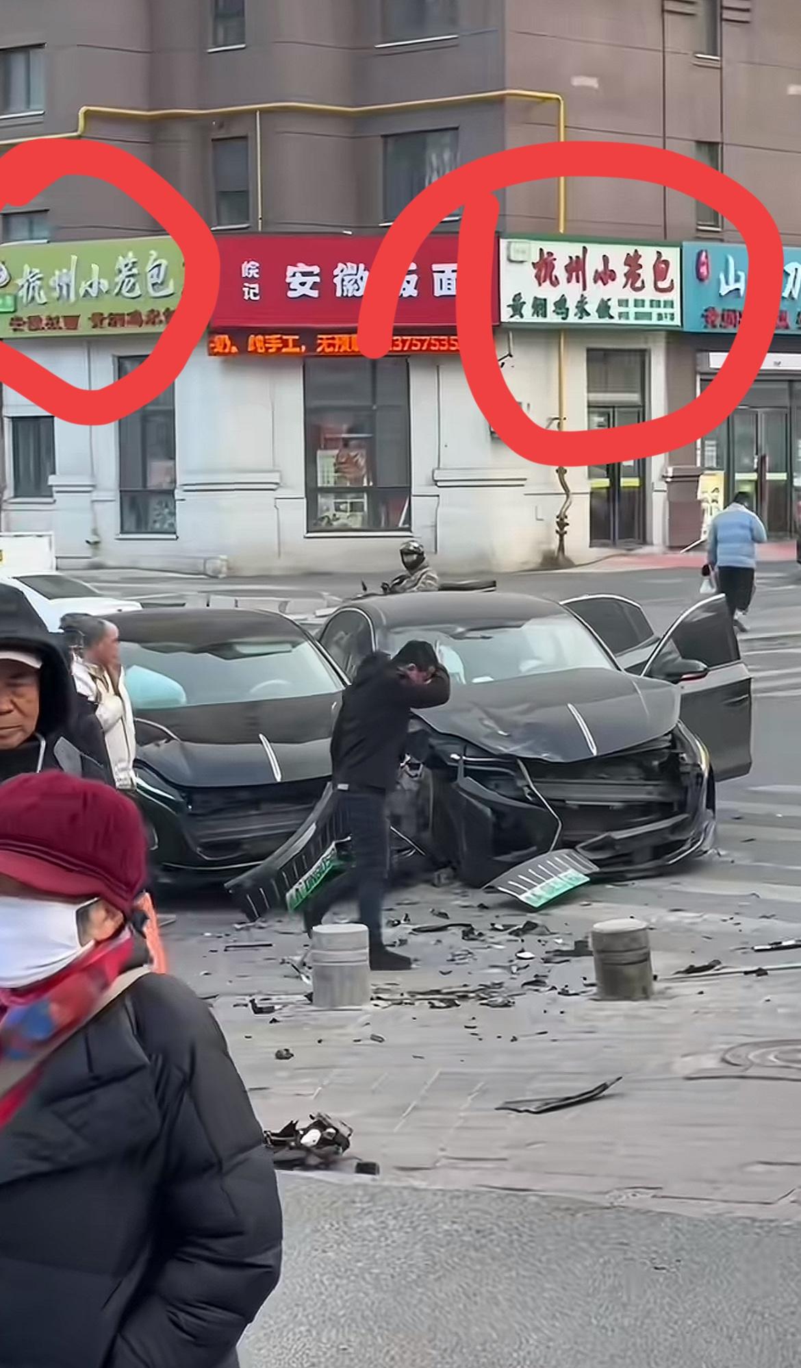 我想问一下，这两家杭州小笼包，谁家更好吃？