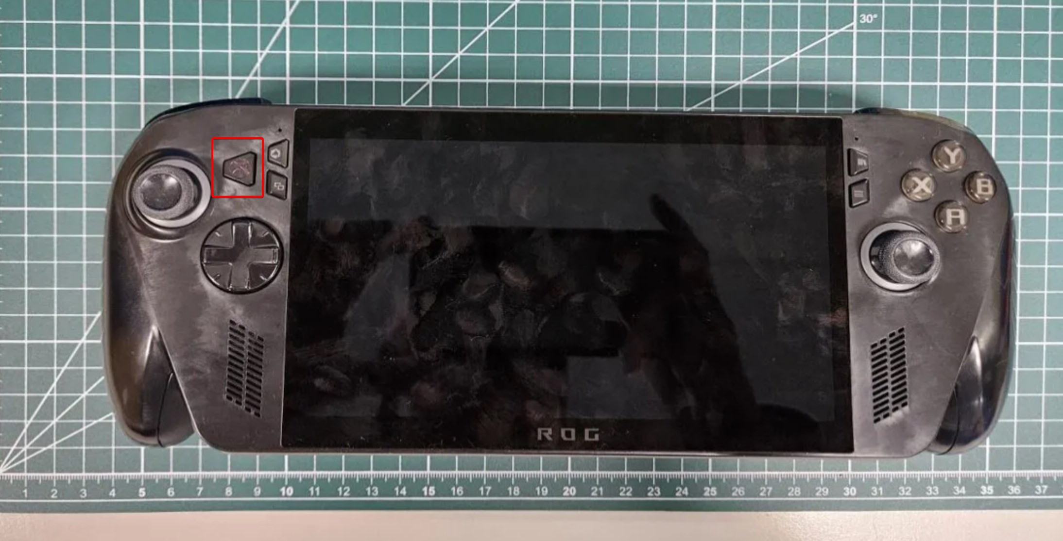 Xbox品牌掌机ProjectKennan真机图片曝光（具体👇）Pro