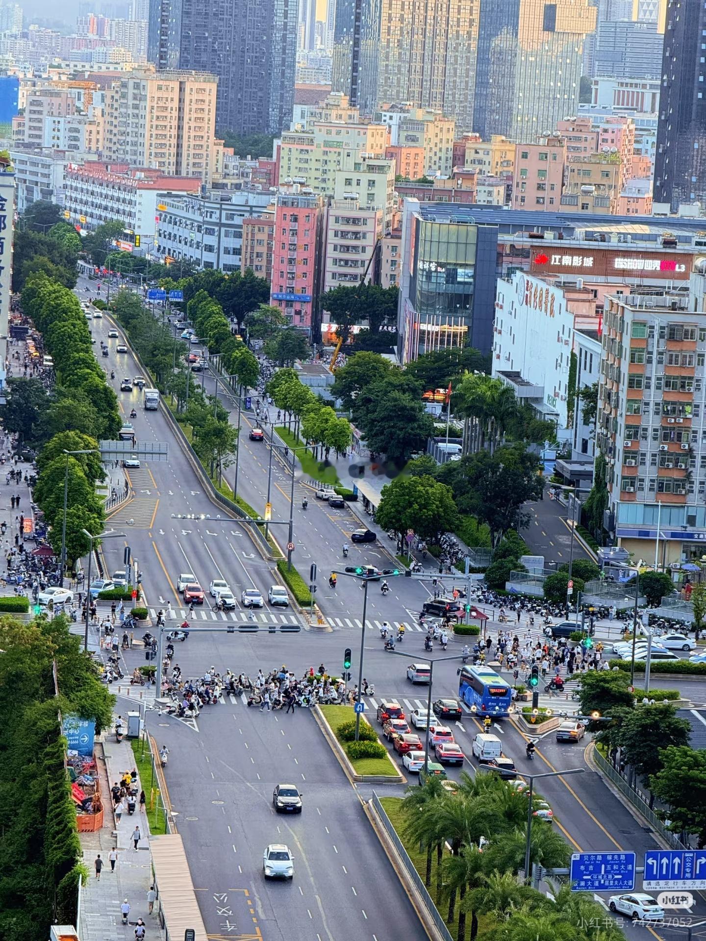 从楼市角度出发，坂田未来上涨动力正在减弱。一方面，目前坂田的星河银湖谷、信义嘉御