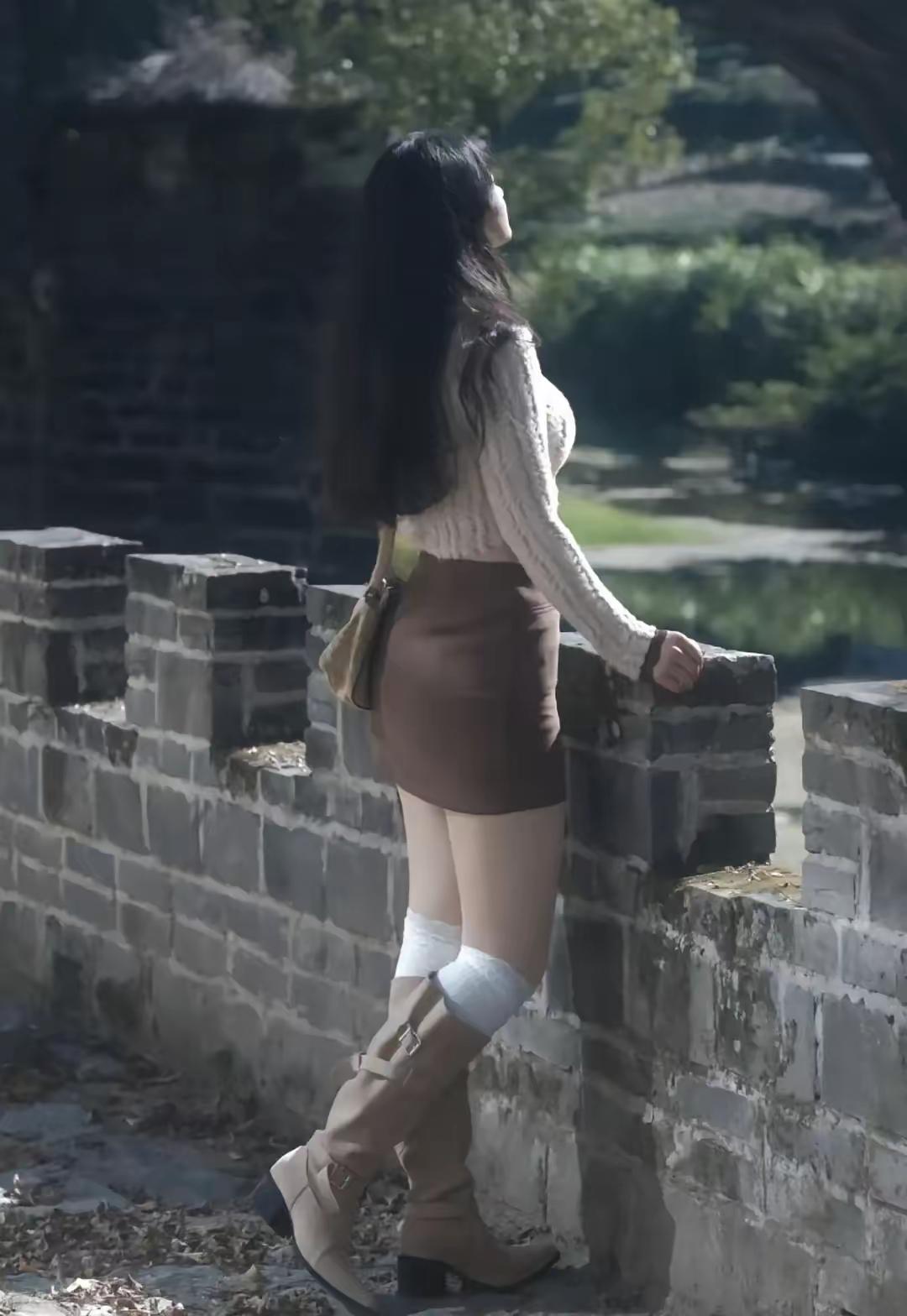 昨天听熟人聊起江苏那边的一对新人，说他们新婚当晚闹出个事。女方刚跟丈夫亲热完，对