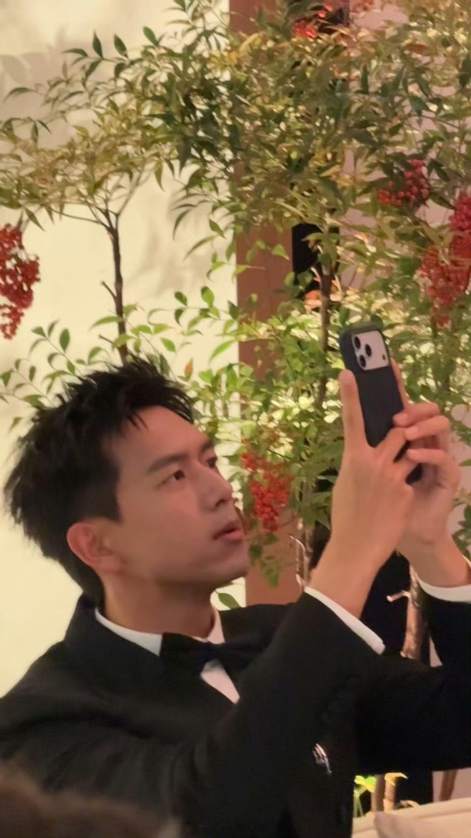 李现的OPPO合同到期用回iPhone，看来OPPO是工作，苹果是生活这句话没错