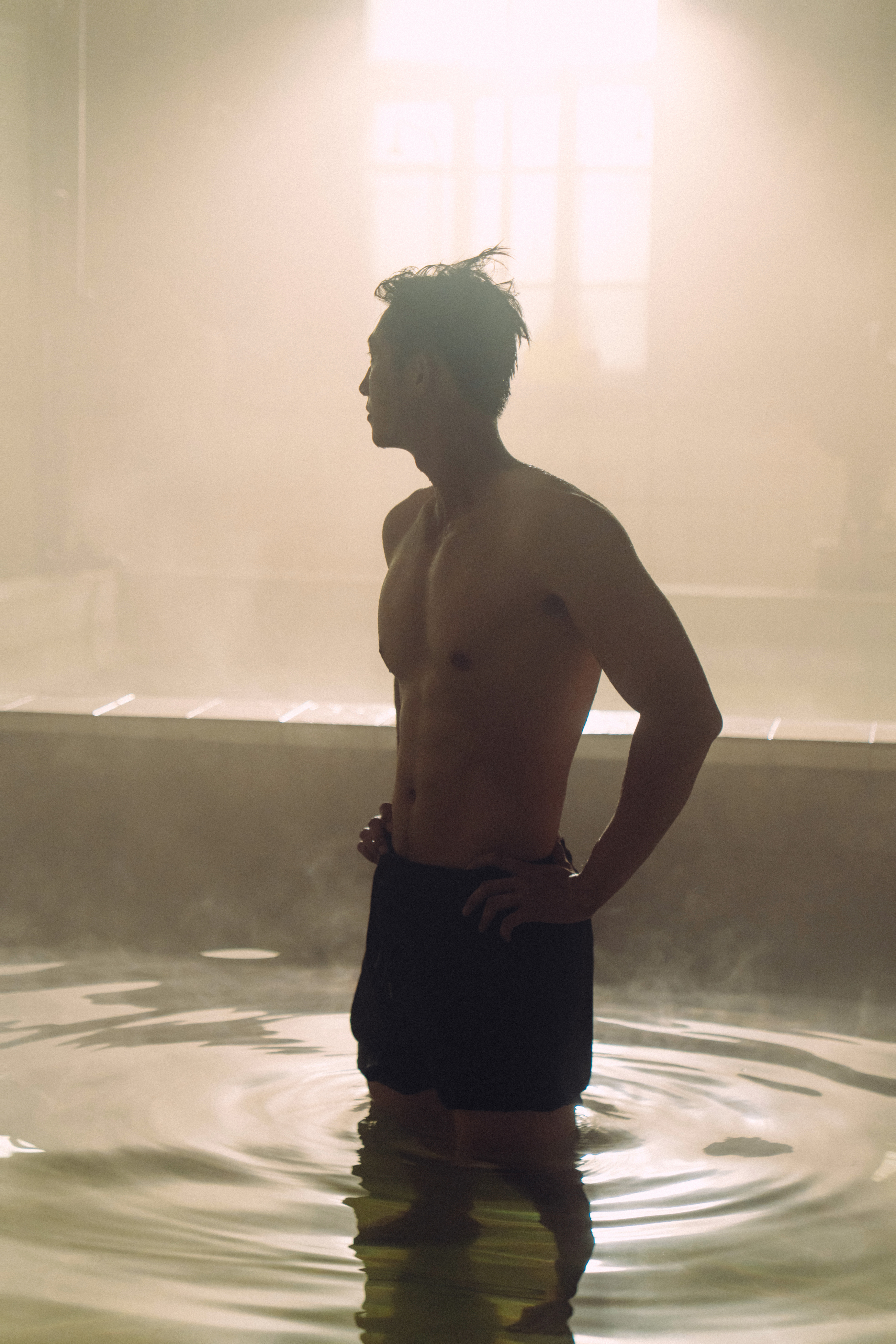 《岁月有情时》是一部制作精良，演员全员演技在线，导演功力深厚的，编剧三观正且用心