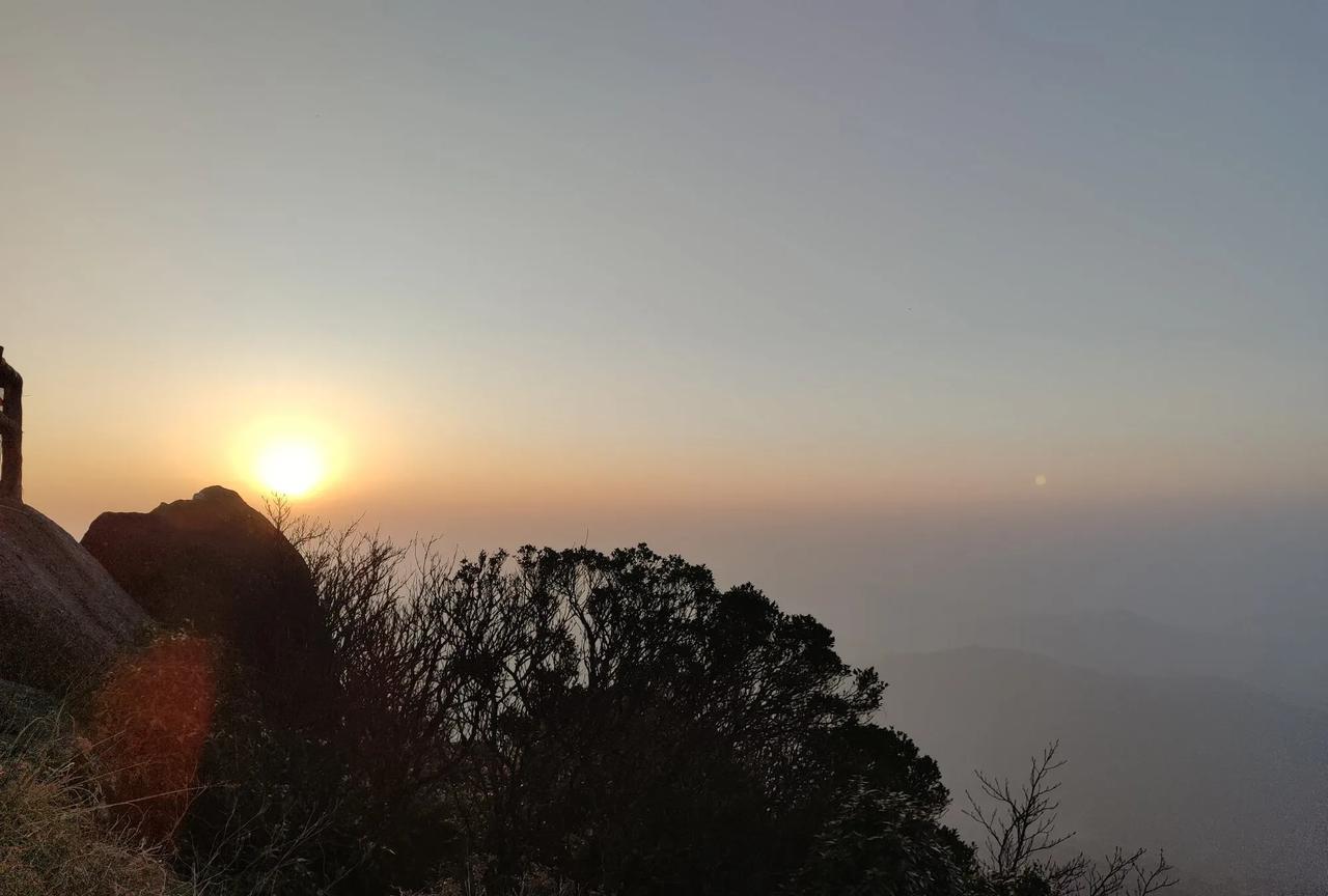 经常发朋友圈的人一般都比不发朋友圈的人的心态好。我为什么敢发朋友圈，因为我觉得我