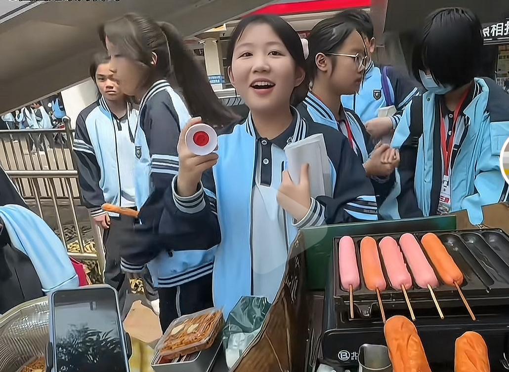 副校长拔了女学生电动车钥匙，副校长与女学生都认识到自身错误，握手言和，这事就算完