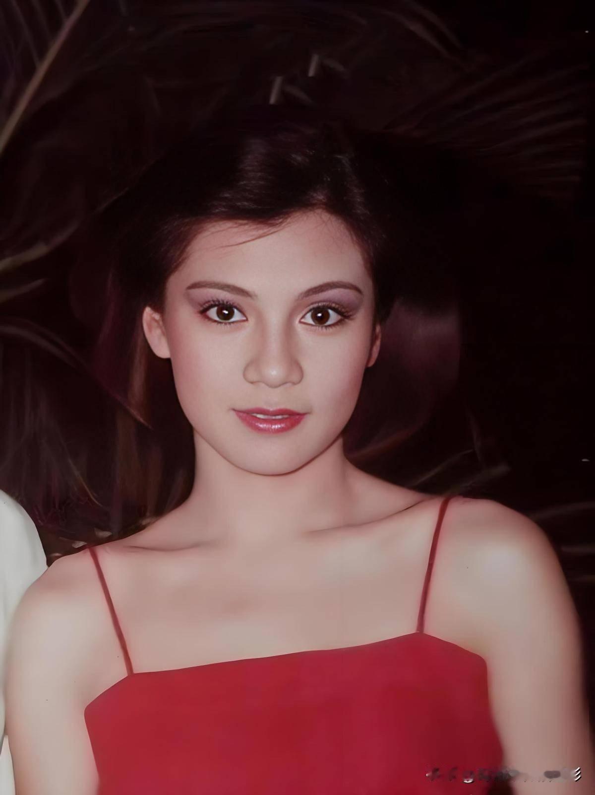 🧡永远的翁美玲👇美得不可方物说的就是翁美玲吧灵动眉眼，娇俏神态刻在