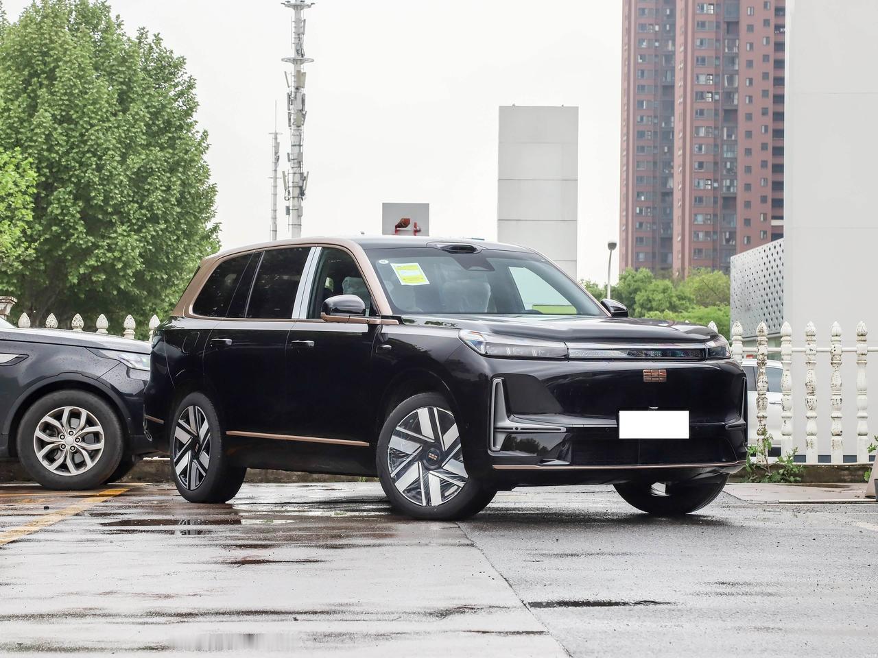 银河M9黑金版，用上了千里浩瀚H7，很有科技门面，这个很加分👍不过吉利品牌在一