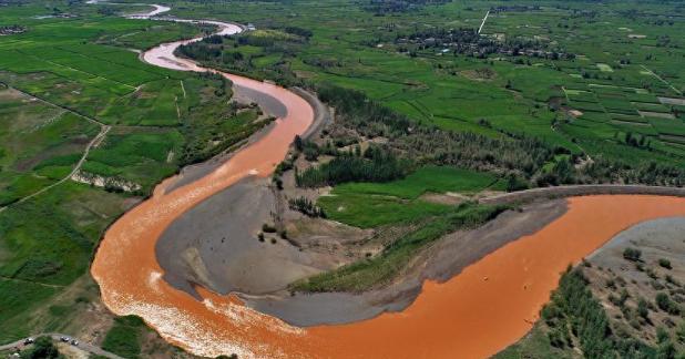 中国第二大内流河“原地复活”！曾经干涸到河床裸露，如今又有水流了。黑河，这条穿