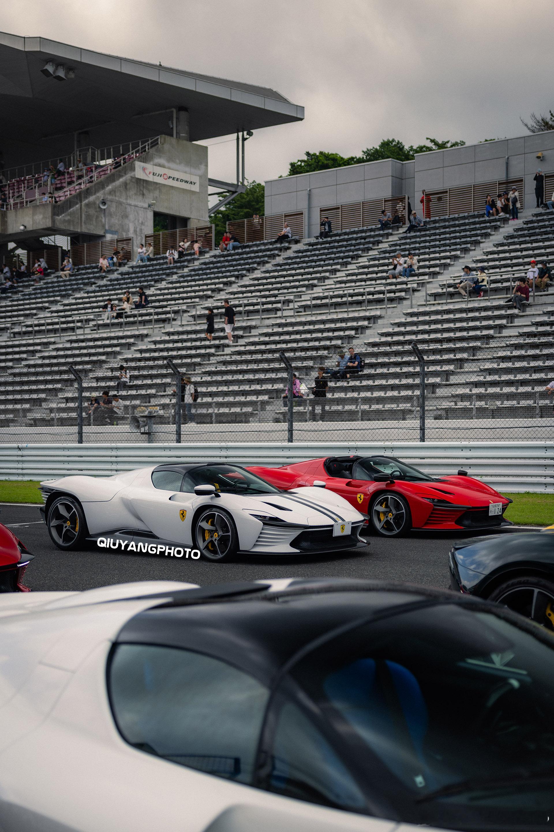 FerrariDaytonaSP3cars01豪车拍六台SP3与两台M