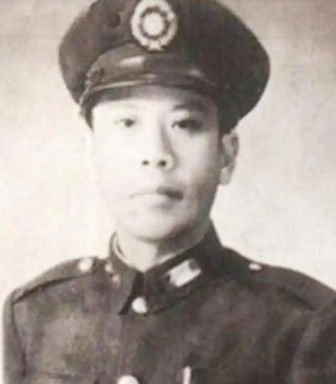 1948年，国民党部队的一个做饭老头掉队了，半路被解放军截住。解放军瞅着他岁数不