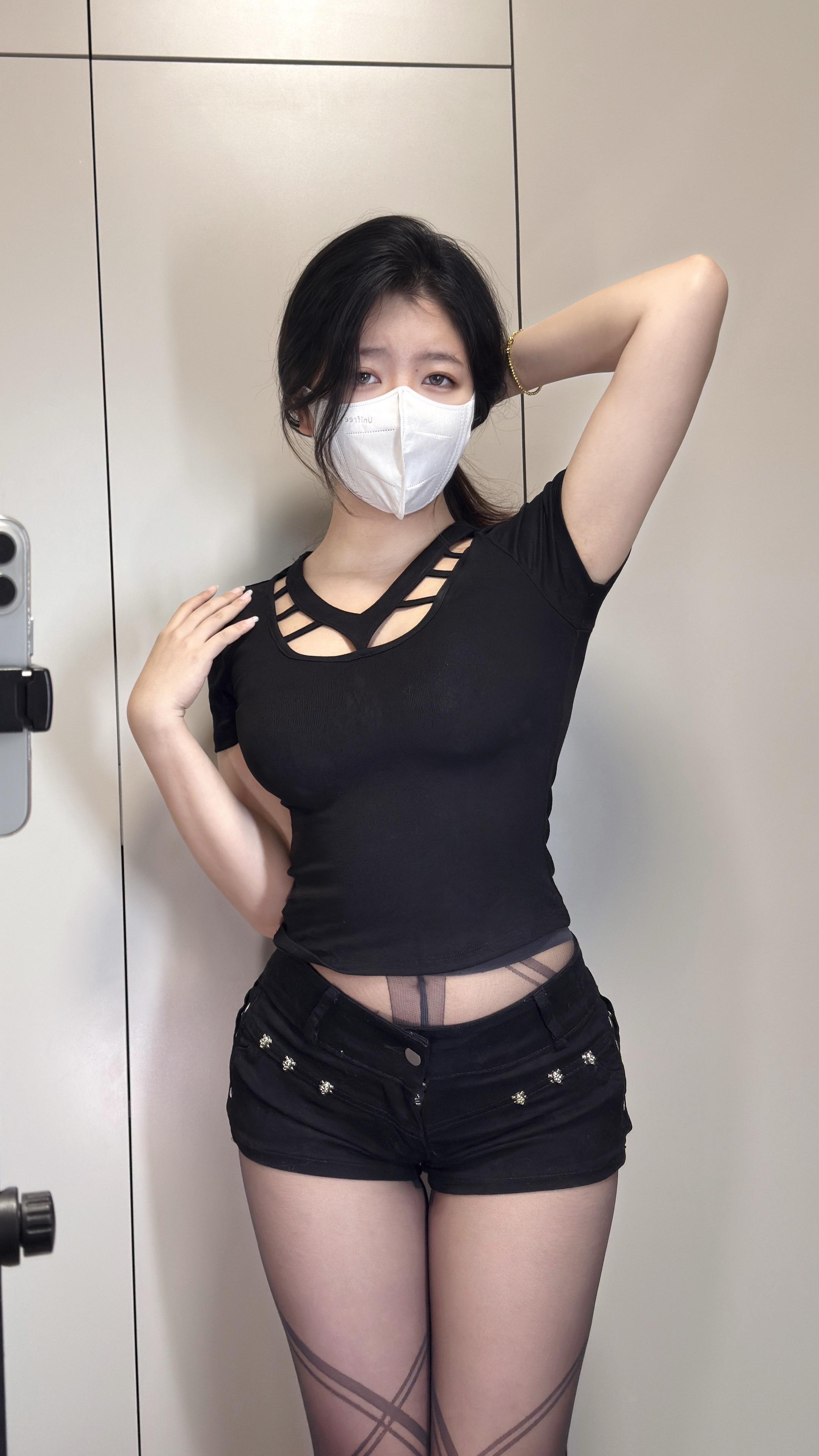 不知道 反正我的身材很曼妙