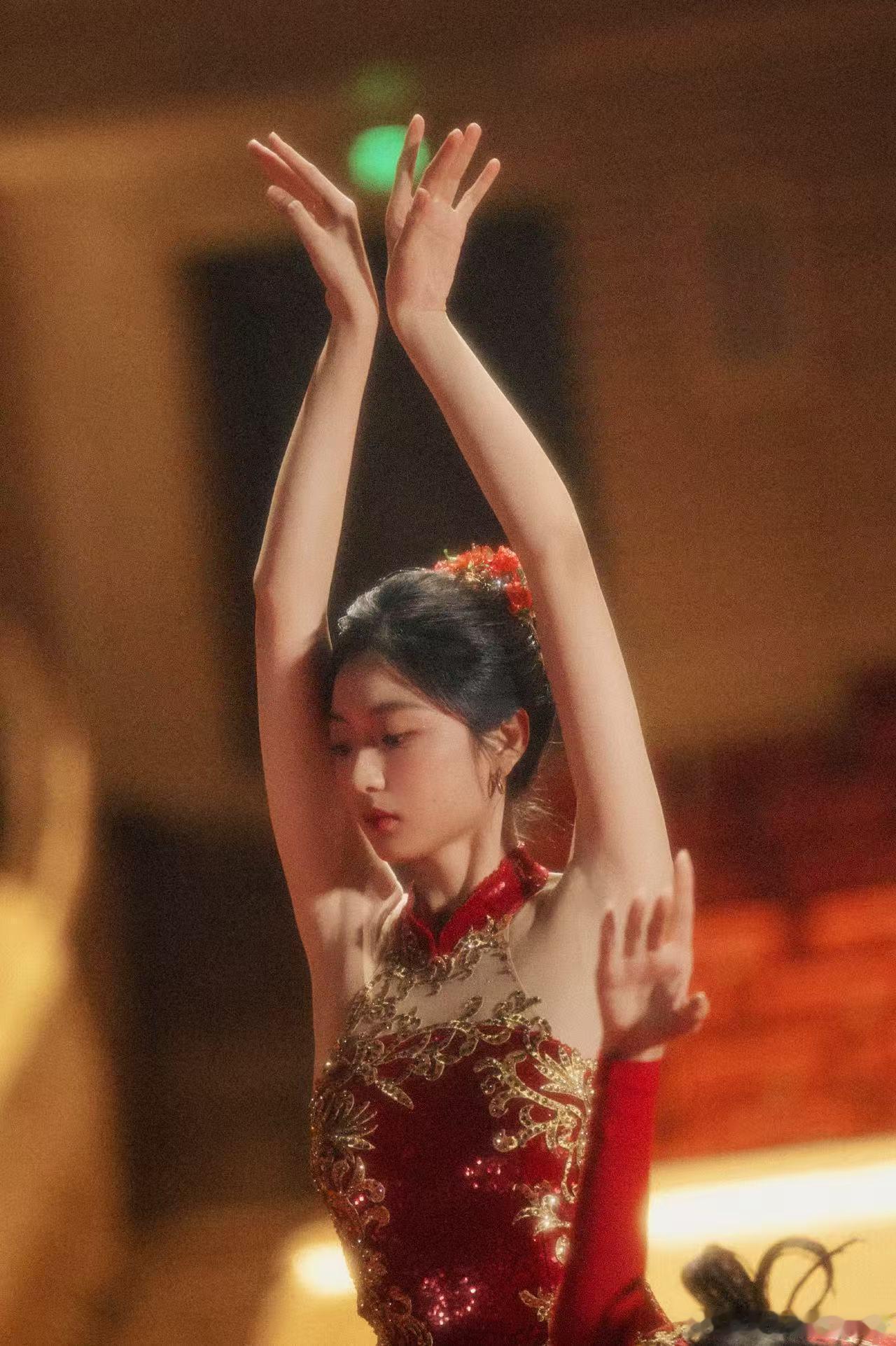 孙千这次真的惊艳到我了，她那个芭蕾一出来，就被她的身材哇塞到了，后面孙千还有新剧