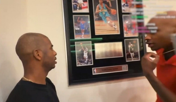 ❤️保罗：马刺去年送给我一块定制的奖牌这是我效力过的最好球队近日，已经宣布退役