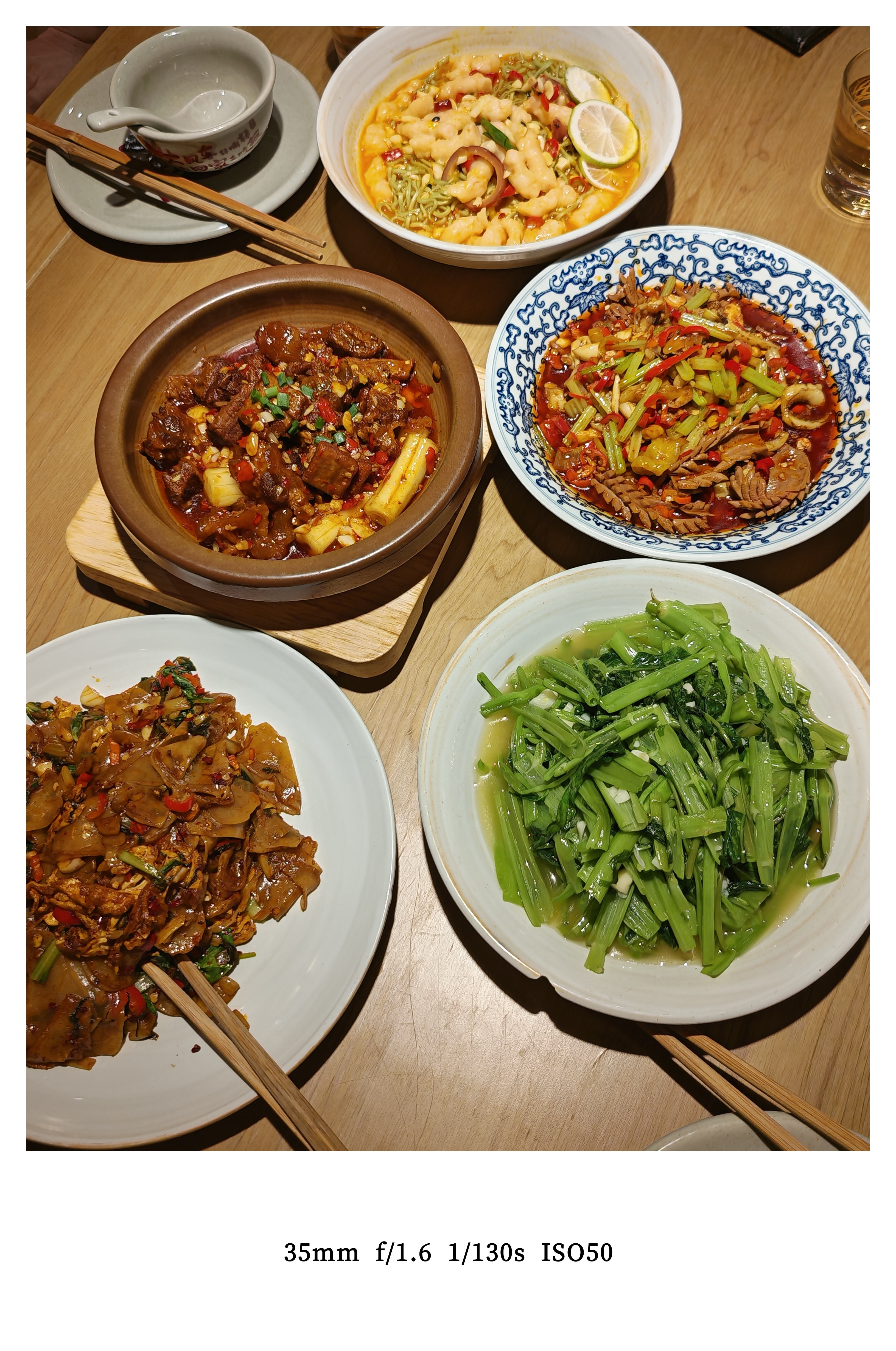 鸡排哥被围堵了一条街还是来尝一口回家吃饭就是这个味道[捂嘴哭
