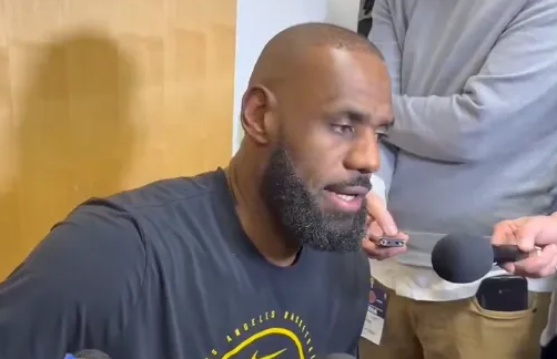 NBA常规赛湖人客场对阵尼克斯的比赛已经结束。赛后，詹姆斯接受媒体采访，当被问及