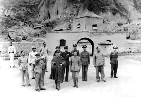 1947年，蒋介石来到延安，问一过路农民：你可见过毛主席？谁想到，老农民的一番话