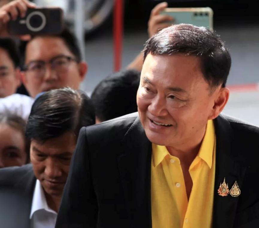 佩通坦的机会终于要来了，父亲终于要获释了，有了父亲的帮助，她再次进入政坛，指日可