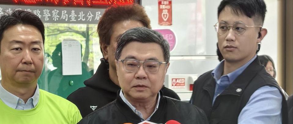 新加坡联合早报3月9日深夜报道：“台湾‘行政院长’卓荣泰上星期六赴日观看棒球赛，