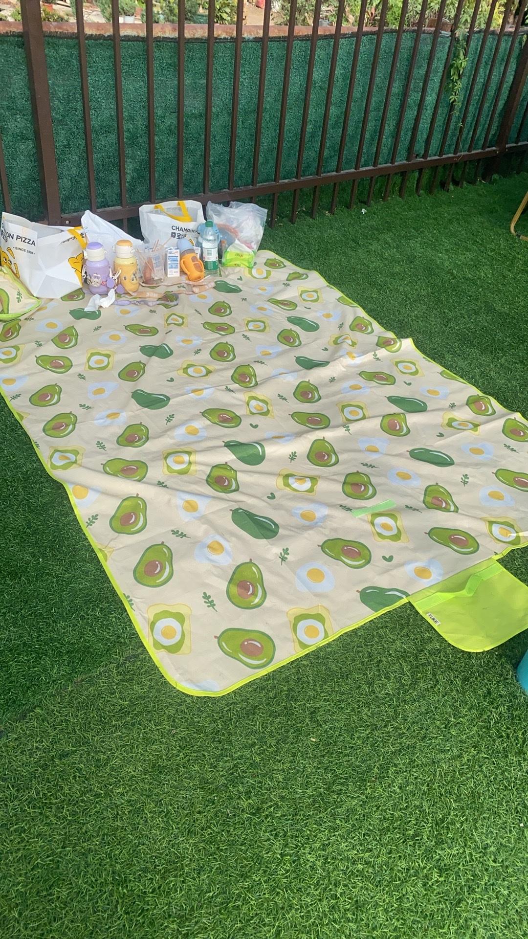 女到中年，好好活着，才是最高级的清醒！人到中年，尤其是女人，仿佛被推到了生活