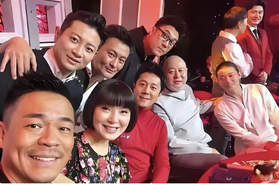 这张照片里的他们，代表了八九十年代华语乐坛的黄金阵容，他们的经典歌曲至今仍被人怀