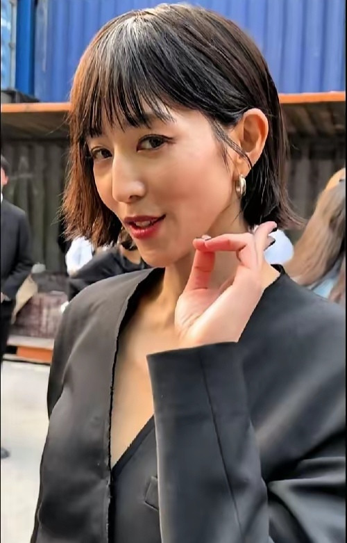 那个曾经气质如兰、一眼万年的张钧甯去哪了？这生图，和之前直接判