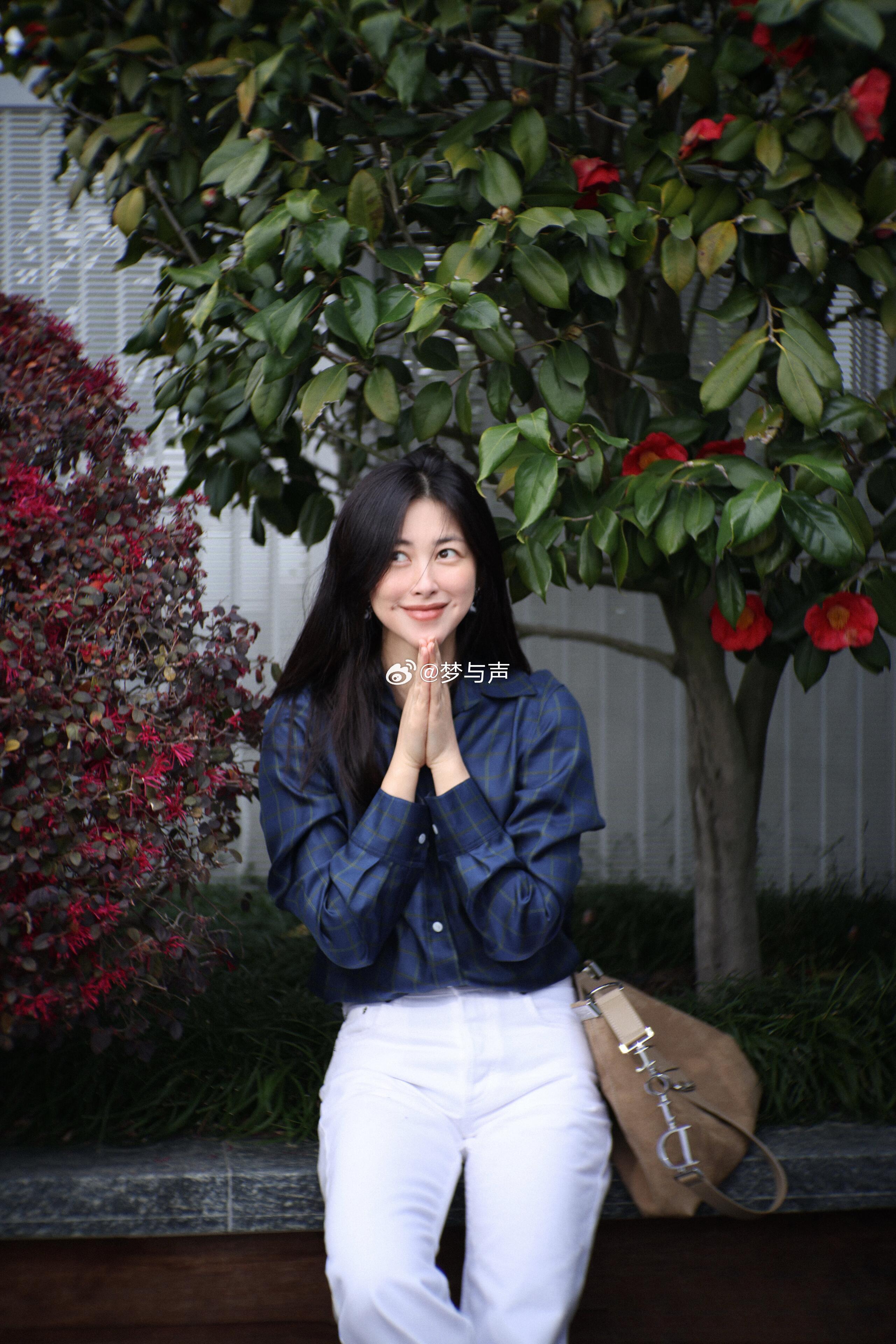 淡颜朱珠今天这个主题好，亲近大自然，很清新，适合春天🍃，也适合朱珠…