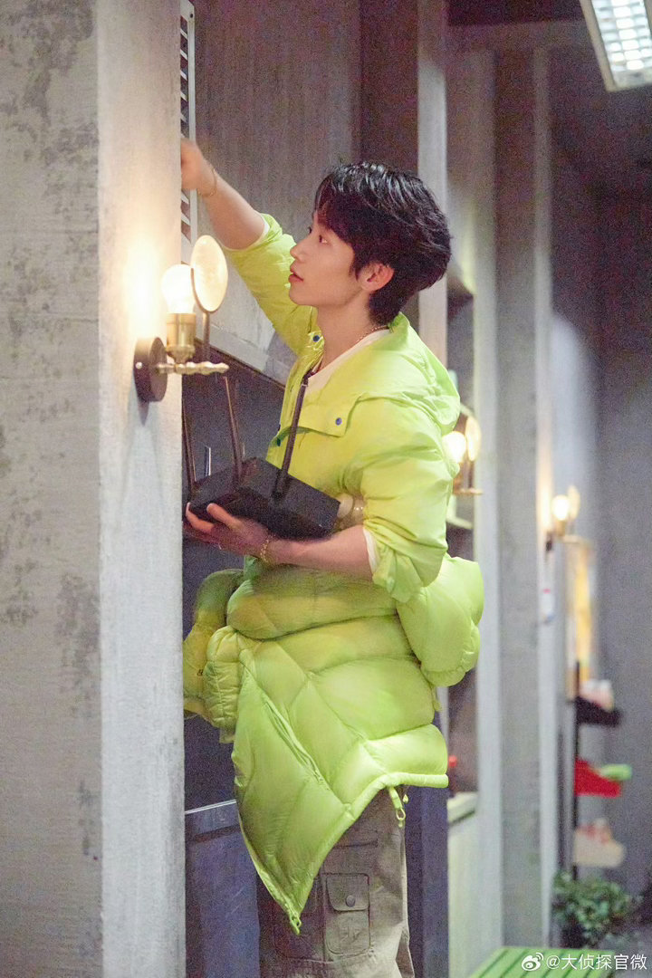 魏晨是懂花小钱办大事的大侦探惊变七日谁懂啊！魏晨把魏制片的抠门演活了，花小钱办