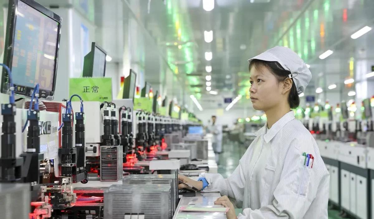印媒称，中国召回了在印度苹果手机工厂的中国工程师，让印度的手机产业受到巨大影响，