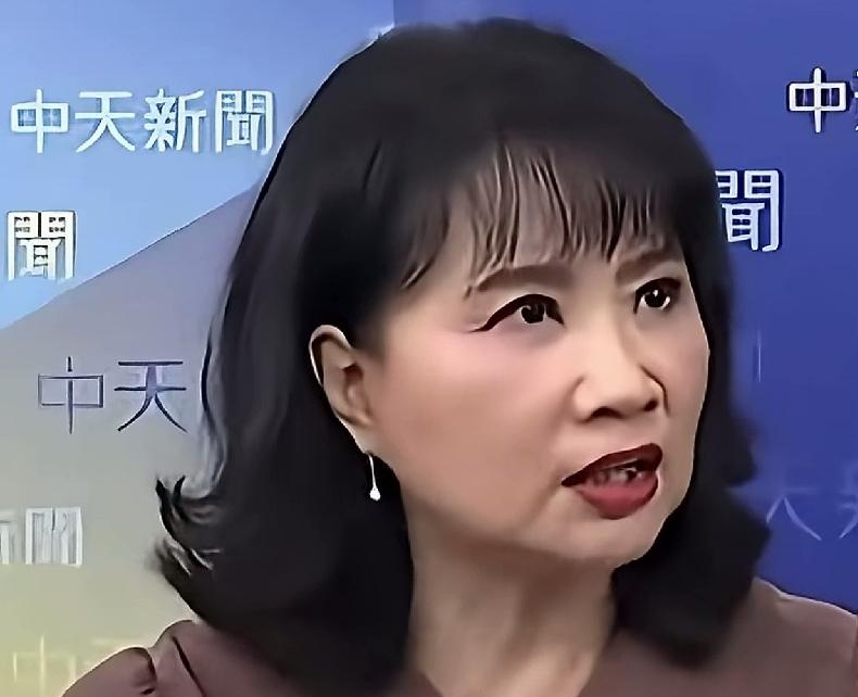 陈凤馨献策谢家：要么换谢衣凤出来选，要么直接宣誓支持魏平政陈凤馨为谢家事件献