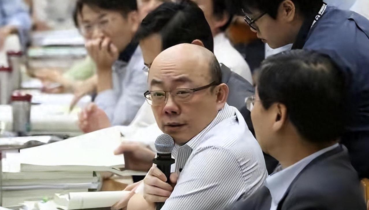 郭正亮曾言：黄岩岛是美国底线，若中国敢填海，美国将直接炸毁？ 把时针拨回20