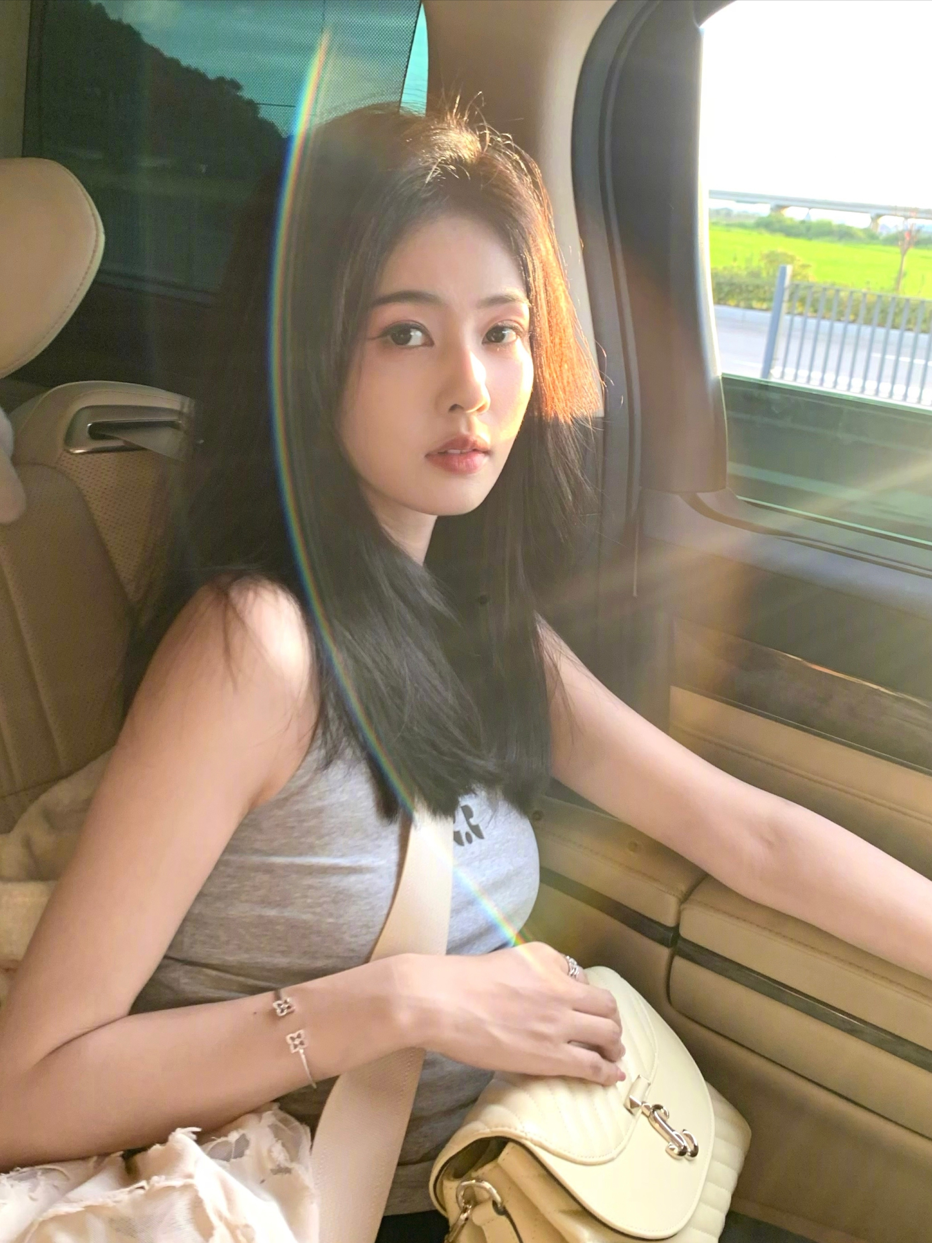 白鹿圈内人脉只关注白鹿本人期待李佩仪