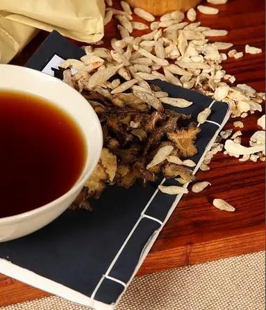 肾囊肿，一定要破三难：水、瘀、虚学医时，师傅是远近闻名的老中医，他向来不讲高