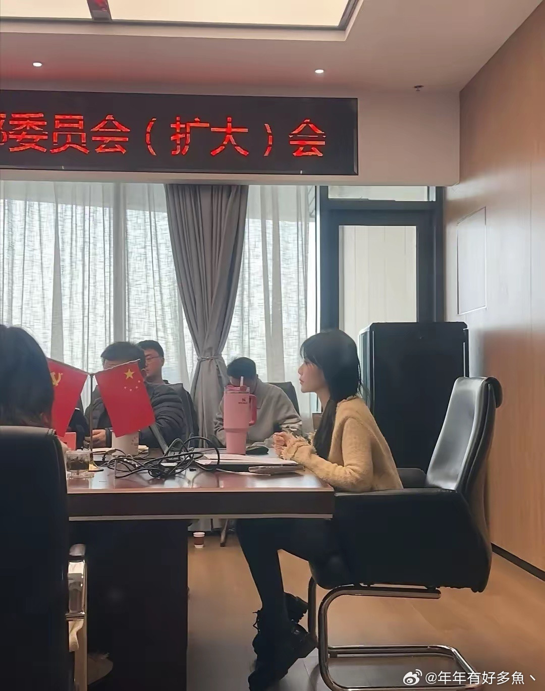 女生争着考去体制内的动力来了