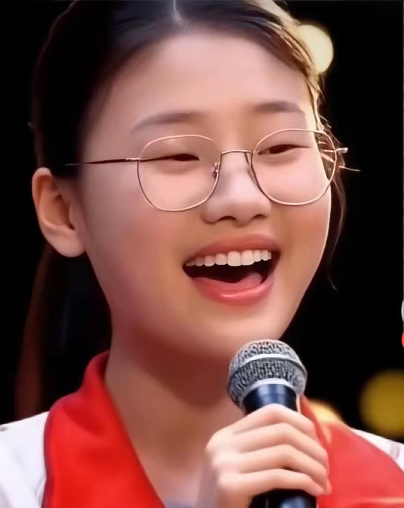 很多人看过毛甜懿露面的照片之后内心感慨，原来伟人的第四代后人，褪去大家想象中的特