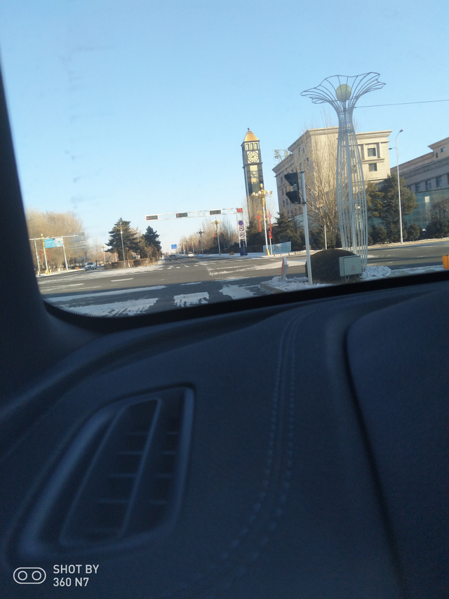 油耗我是整不明白去临县办事。来回70多公里。未通车的高速。去时61%的电。回来