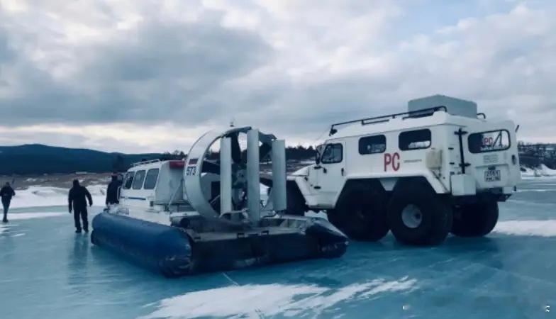 旅游最忌讳的，是“又富又抠”。说的就是贝加尔湖坠车事件里的游客。要说他们穷吧，舍