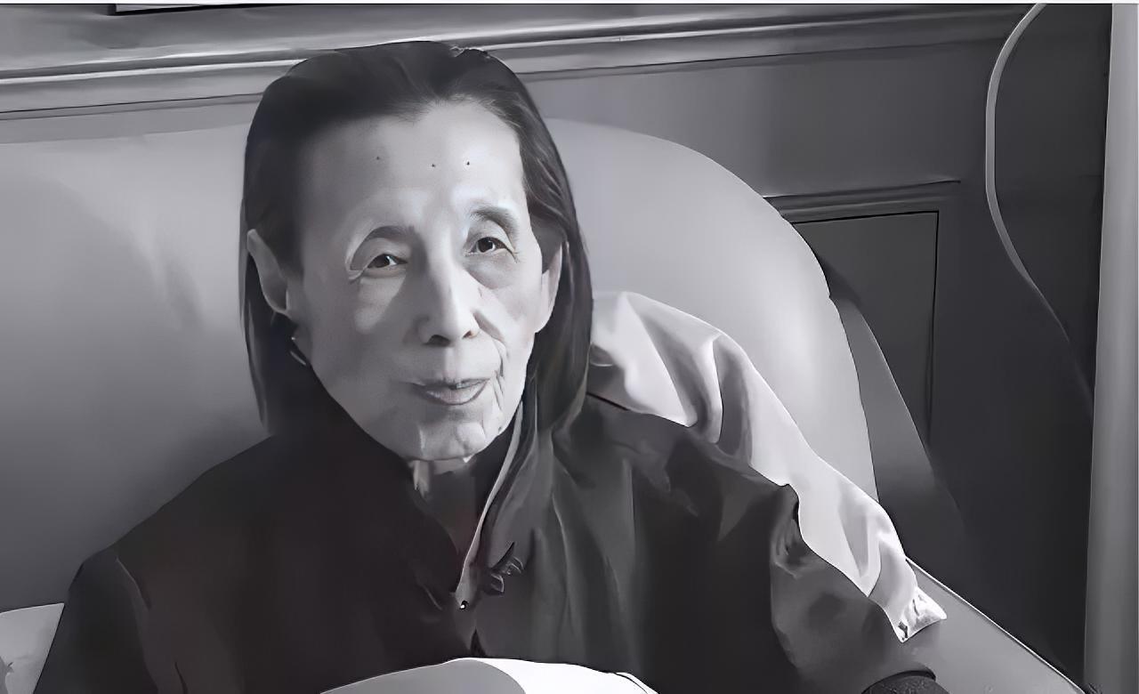 1949年傅作义的妻子在重庆机场被截，下落成谜，地下党找了几个月没有结果，一个邮