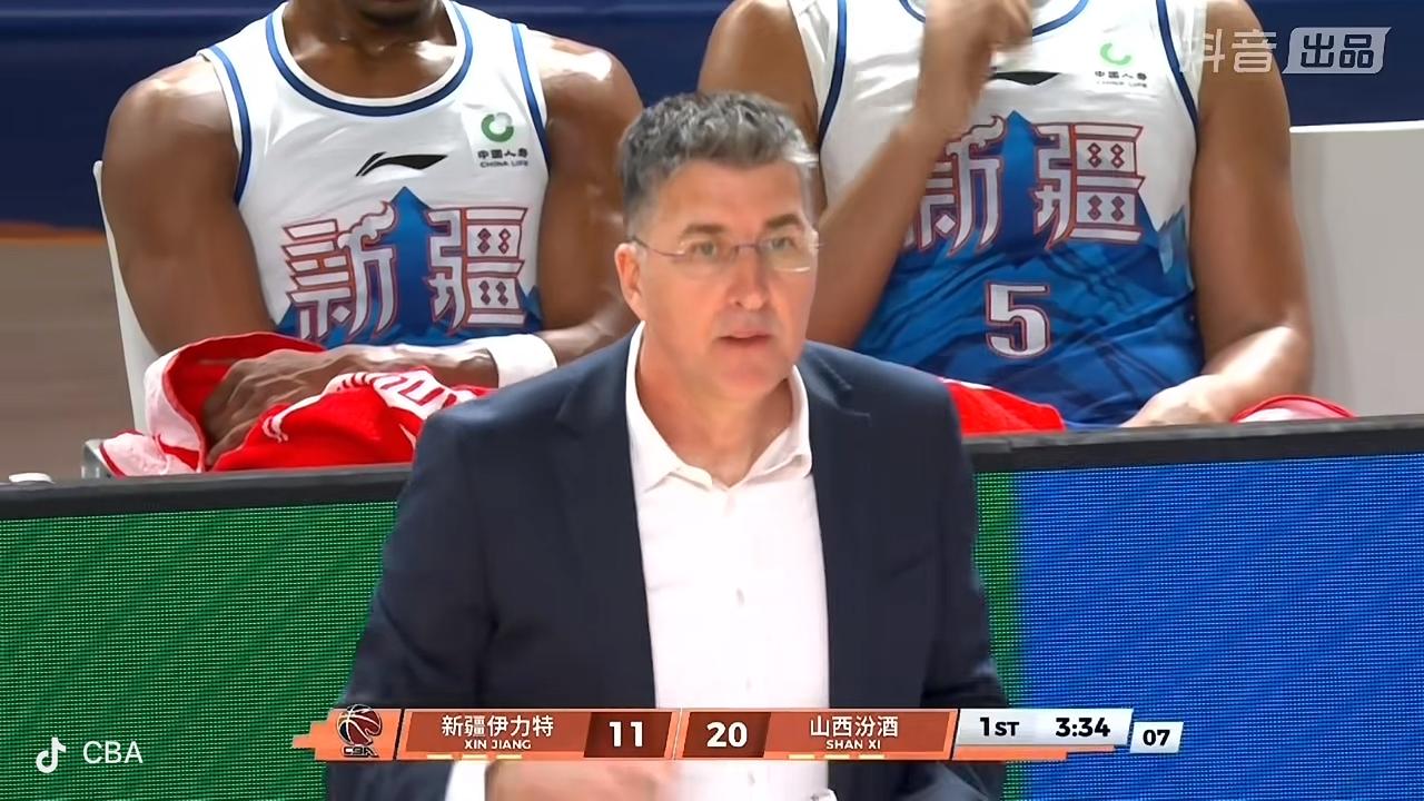 终于知道了，这个所谓的欧洲名帅，前中国男篮助理教练，为什么连北京控股男篮都不要！